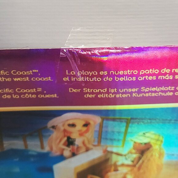 Rainbow High - Color Change Pool & Beach Club - Brand New - Picture 6 of 7